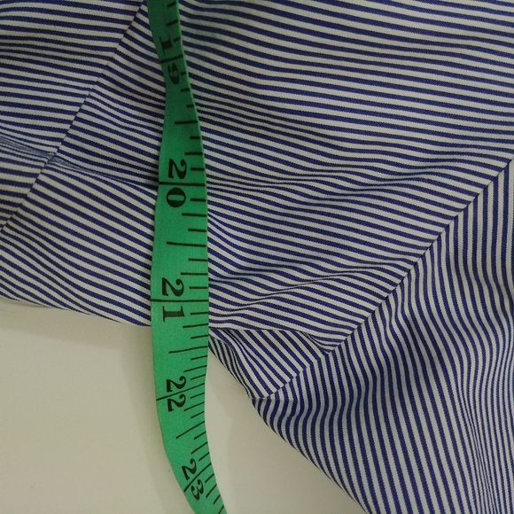 ✨3 for $30✨ NWOT Striped Stretch Button Down Top - Picture 9 of 11